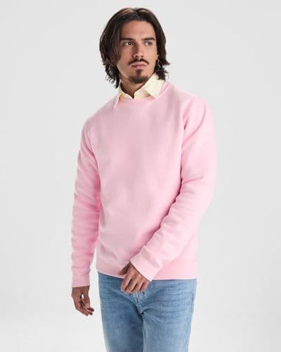 modelo con sudadera sin capucha modelo batian rosa